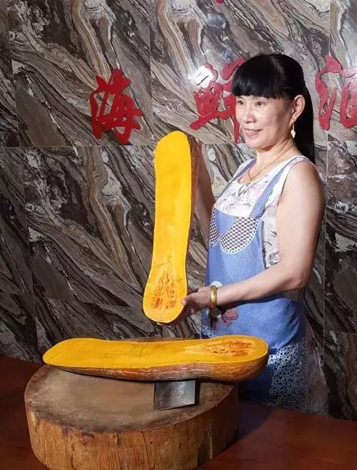 種南瓜竟然種出“麻煩”了，瓜販搶購(gòu)，電視臺(tái)記者也趕來(lái)了